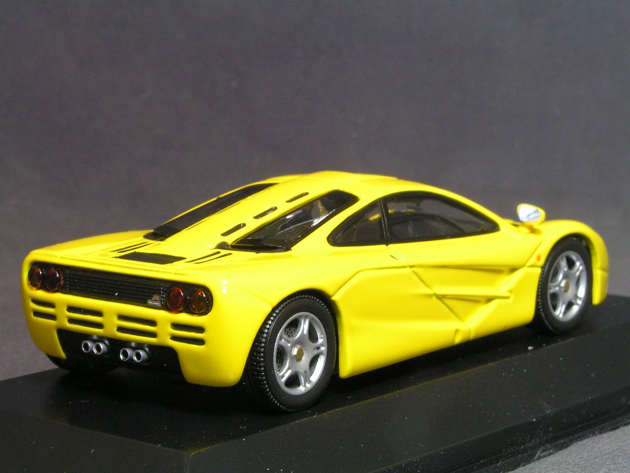 Amazon | ミニチャンプス 1/43 PMA マクラーレン F1 イエロー 完成品